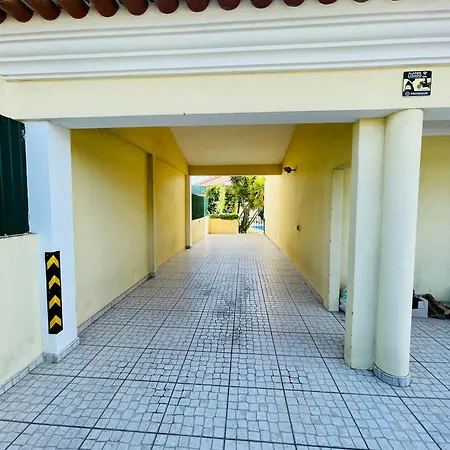 Raibow House Cascais