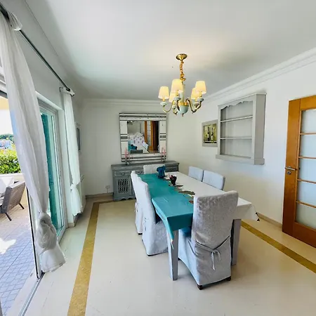 Raibow House Cascais